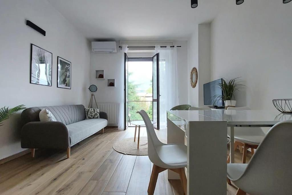 Appartamento Enrica โลเวเร ภายนอก รูปภาพ
