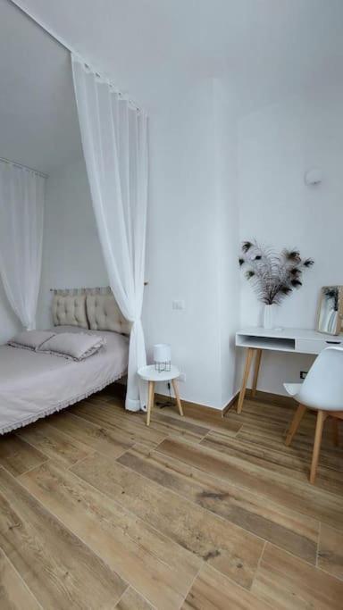 Appartamento Enrica โลเวเร ภายนอก รูปภาพ