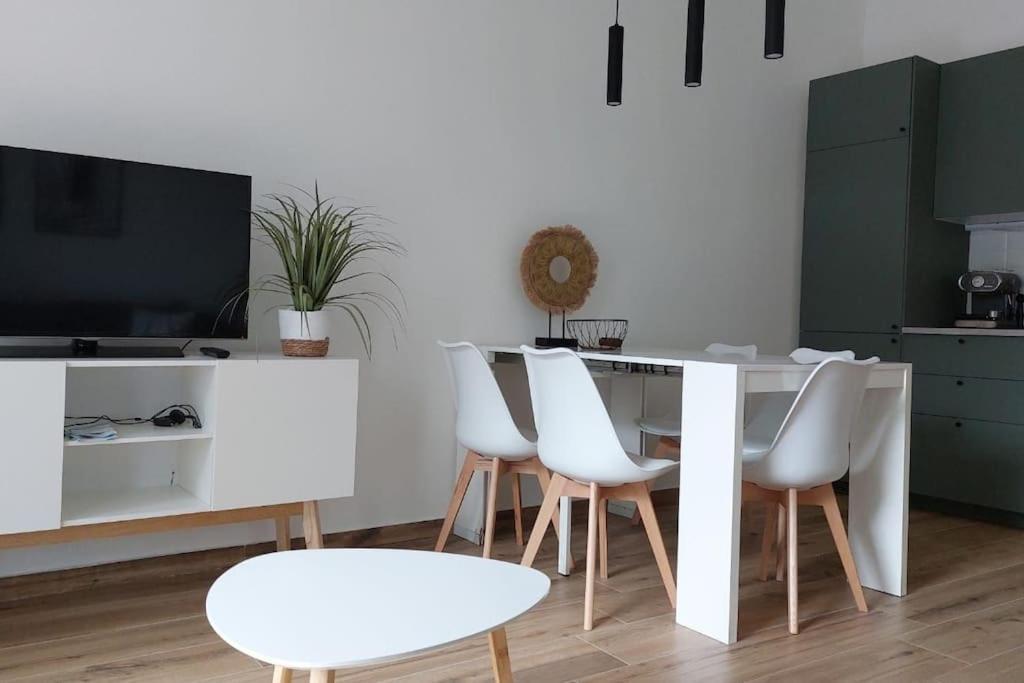 Appartamento Enrica โลเวเร ภายนอก รูปภาพ