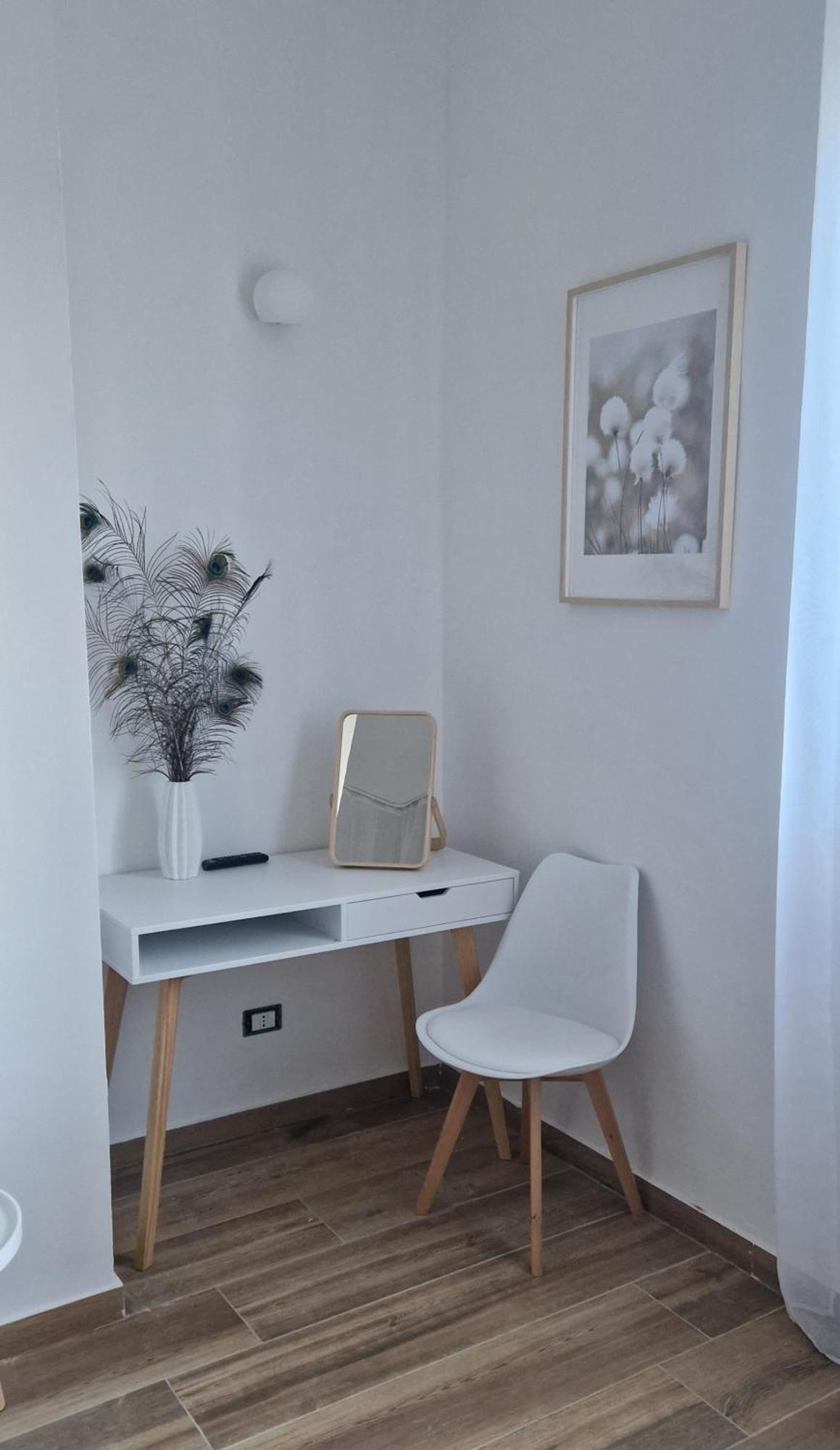 Appartamento Enrica โลเวเร ภายนอก รูปภาพ